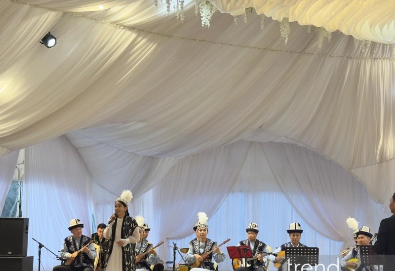 Ölkələri birləşdirən musiqi: Qırğızıstanda Azərbaycan media nümayəndələri üçün konsert keçirilib (FOTO/VİDEO)