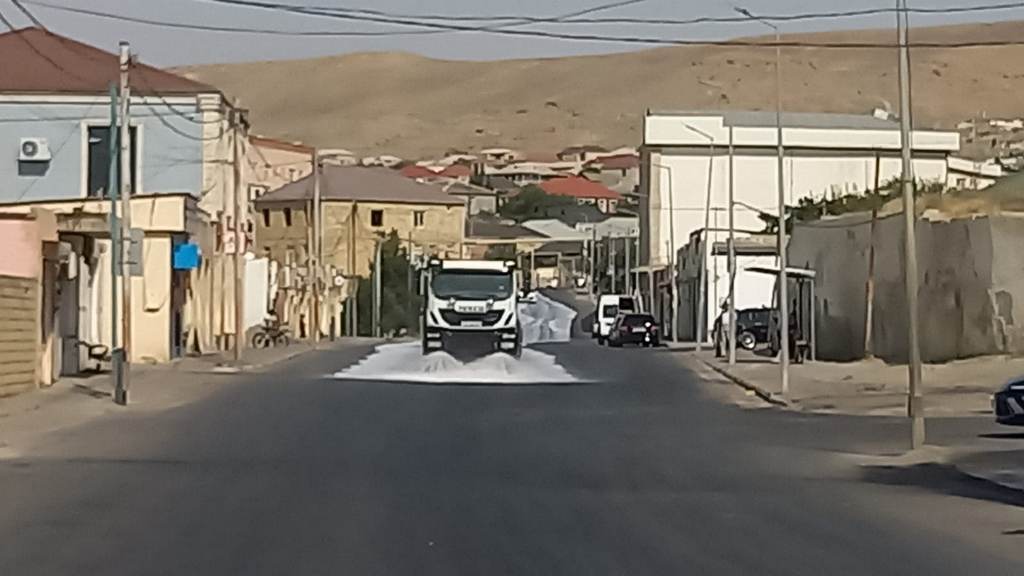 Bakıda daxili iməclik keçirilib: küçələr yuyulub (FOTO)