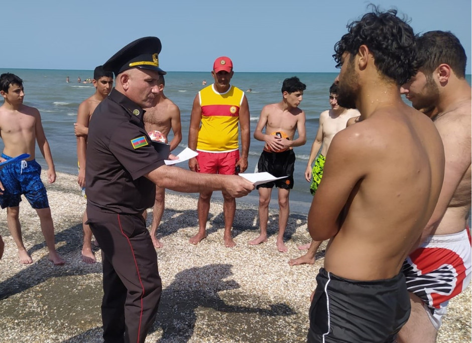 FHN çimərliklərdə silsilə maarifləndirmə tədbirləri keçirib (FOTO)