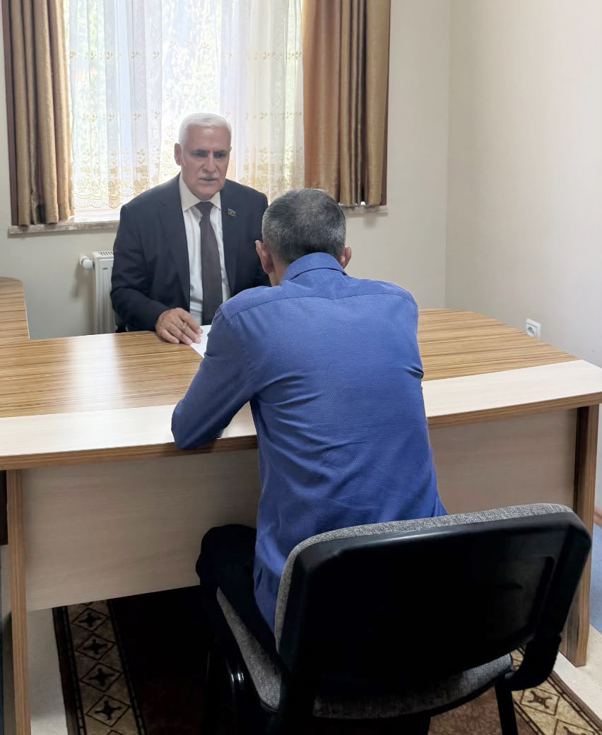 Milli Məclisin deputatı Vüqar Rəhimzadə Culfada seçiciləri ilə növbəti görüşünü keçirib (FOTO)