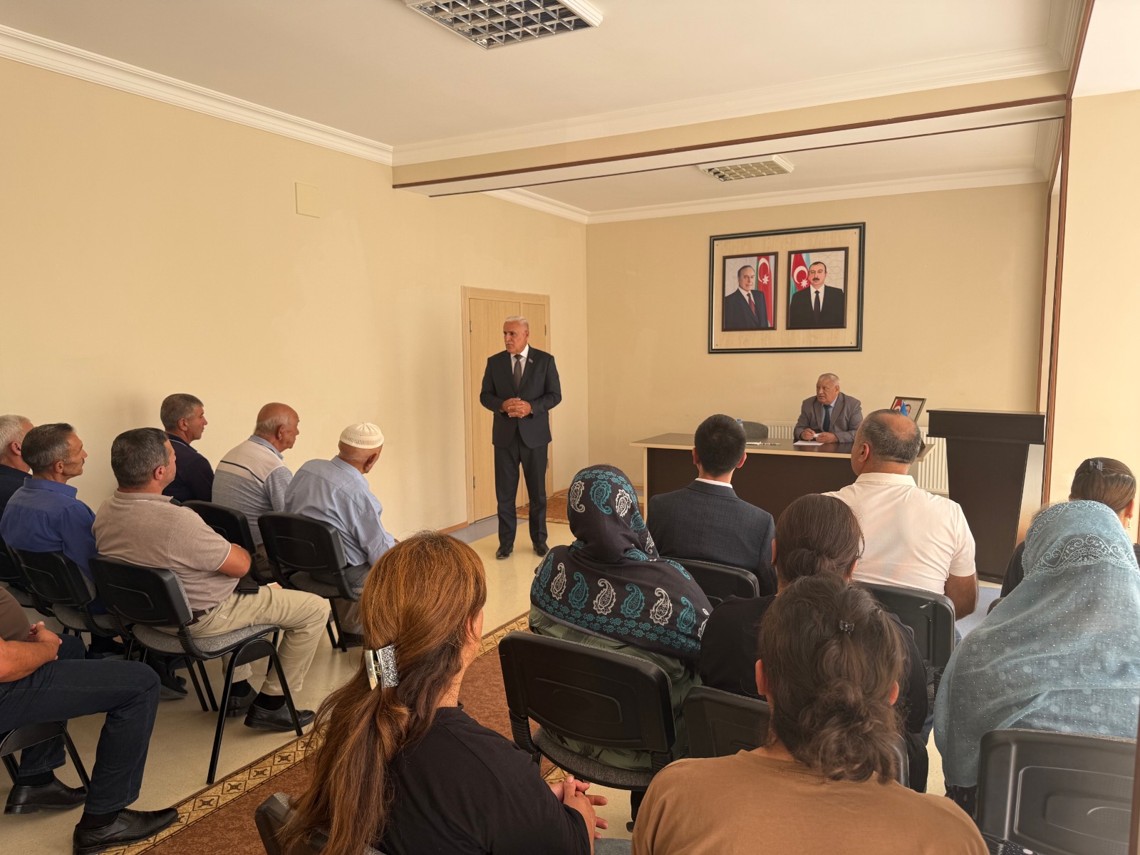 Milli Məclisin deputatı Vüqar Rəhimzadə Culfada seçiciləri ilə növbəti görüşünü keçirib (FOTO)