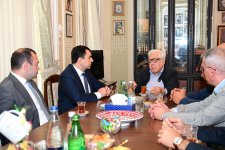 Mədəniyyət naziri Adil Kərimli Azərbaycan Yazıçılar Birliyinin sədri Anarla görüşüb (FOTO)