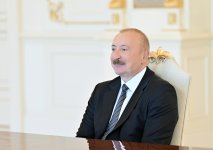 Prezident İlham Əliyev Dünya Güləş Birliyinin prezidentini qəbul edib (FOTO)