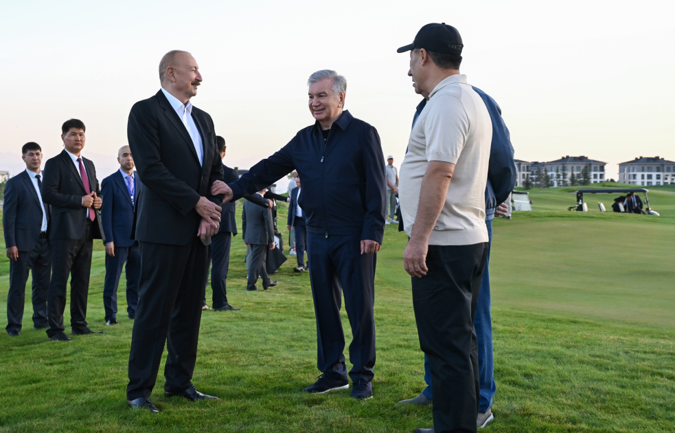 Prezident İlham Əliyev Qırğızıstan, Özbəkistan və Tacikistan prezidentləri ilə birlikdə Çolpon-Ata şəhərində Qolf Klubun açılışında iştirak edib (FOTO)