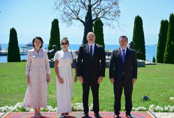 Çolpon-Ata şəhərində Prezident İlham Əliyevin və Birinci xanım Mehriban Əliyevanın şərəfinə dövlət ziyafəti verilib (FOTO/VİDEO)
