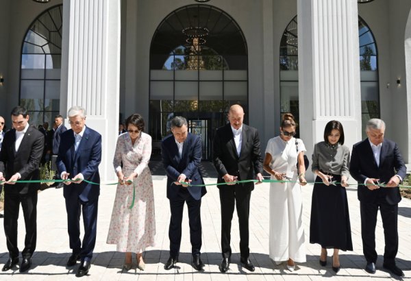 Prezident İlham Əliyev və Birinci xanım Mehriban Əliyeva İssık-Kul gölünün sahilində “Baku Resort & Spa” mehmanxanasının açılışında iştirak ediblər (YENİLƏNİB) (FOTO/VİDEO)