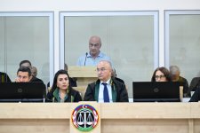 Ermənistan vətəndaşlarının şikayətləri üzrə apellyasiya məhkəməsində hakimlər kollegiyası müşavirəyə gedib (FOTO)