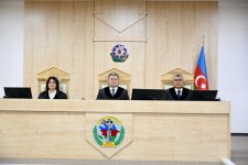 Ermənistan vətəndaşlarının şikayətləri üzrə apellyasiya məhkəməsində hakimlər kollegiyası müşavirəyə gedib (FOTO)