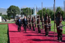 Prezident İlham Əliyevin Çolpon-Ata şəhərində rəsmi qarşılanma mərasimi olub (FOTO/VİDEO)