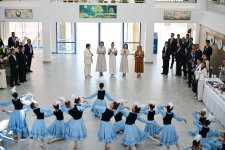 Birinci xanım Mehriban Əliyeva Çolpon-Ata şəhərində “Altın-Balalık” sağlamlıq və reabilitasiya mərkəzi ilə tanış olub (FOTO/VİDEO)
