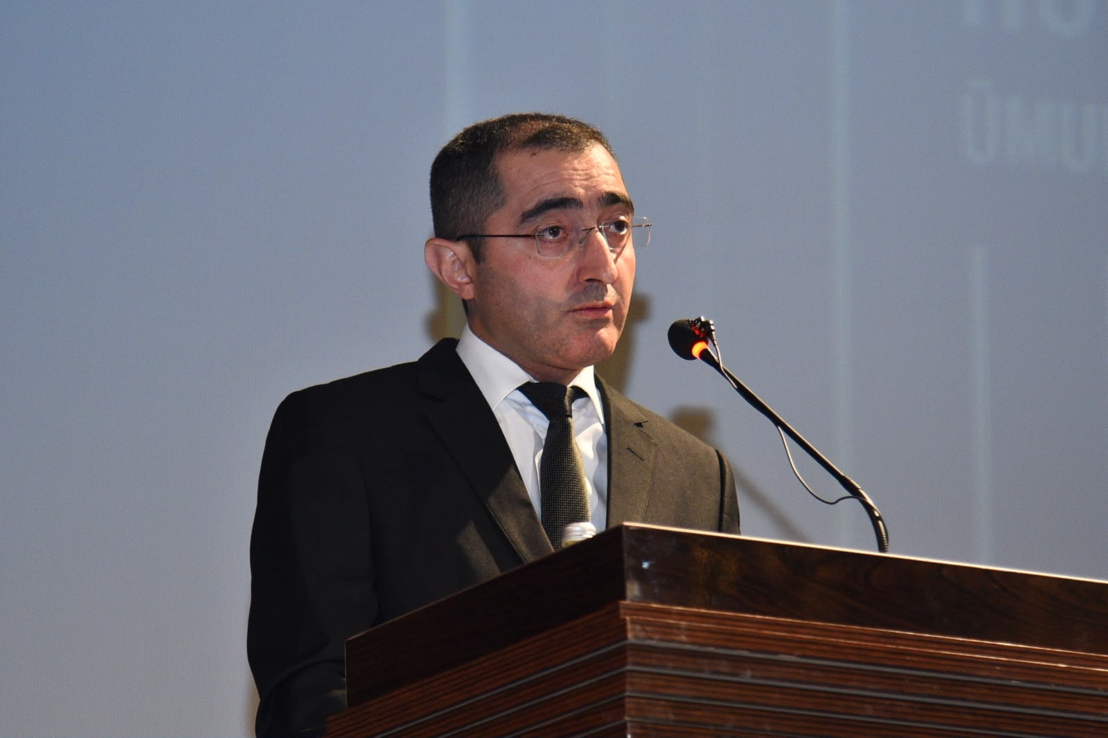 Professor İsfəndiyar Ağayevin “Cinayət hüququ. Ümumi hissə” kitabının təqdimatı keçirilib (FOTO)