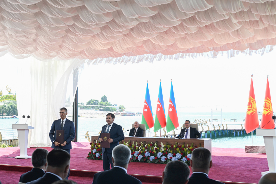 Azərbaycan ilə Qırğızıstan arasında imzalanmış sənədlər mübadilə edilib (FOTO/VİDEO)