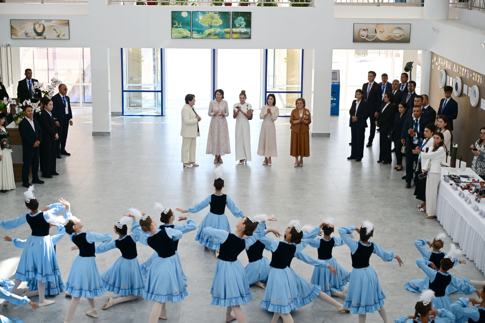 Birinci xanım Mehriban Əliyeva Çolpon-Ata şəhərində “Altın-Balalık” sağlamlıq və reabilitasiya mərkəzi ilə tanış olub (FOTO/VİDEO)