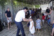 Elnur Rzayev Nabranda xüsusi qayğıya ehtiyacı olan uşaqları ziyarət edib (FOTO)