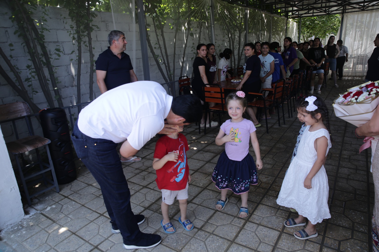 Elnur Rzayev Nabranda xüsusi qayğıya ehtiyacı olan uşaqları ziyarət edib (FOTO)