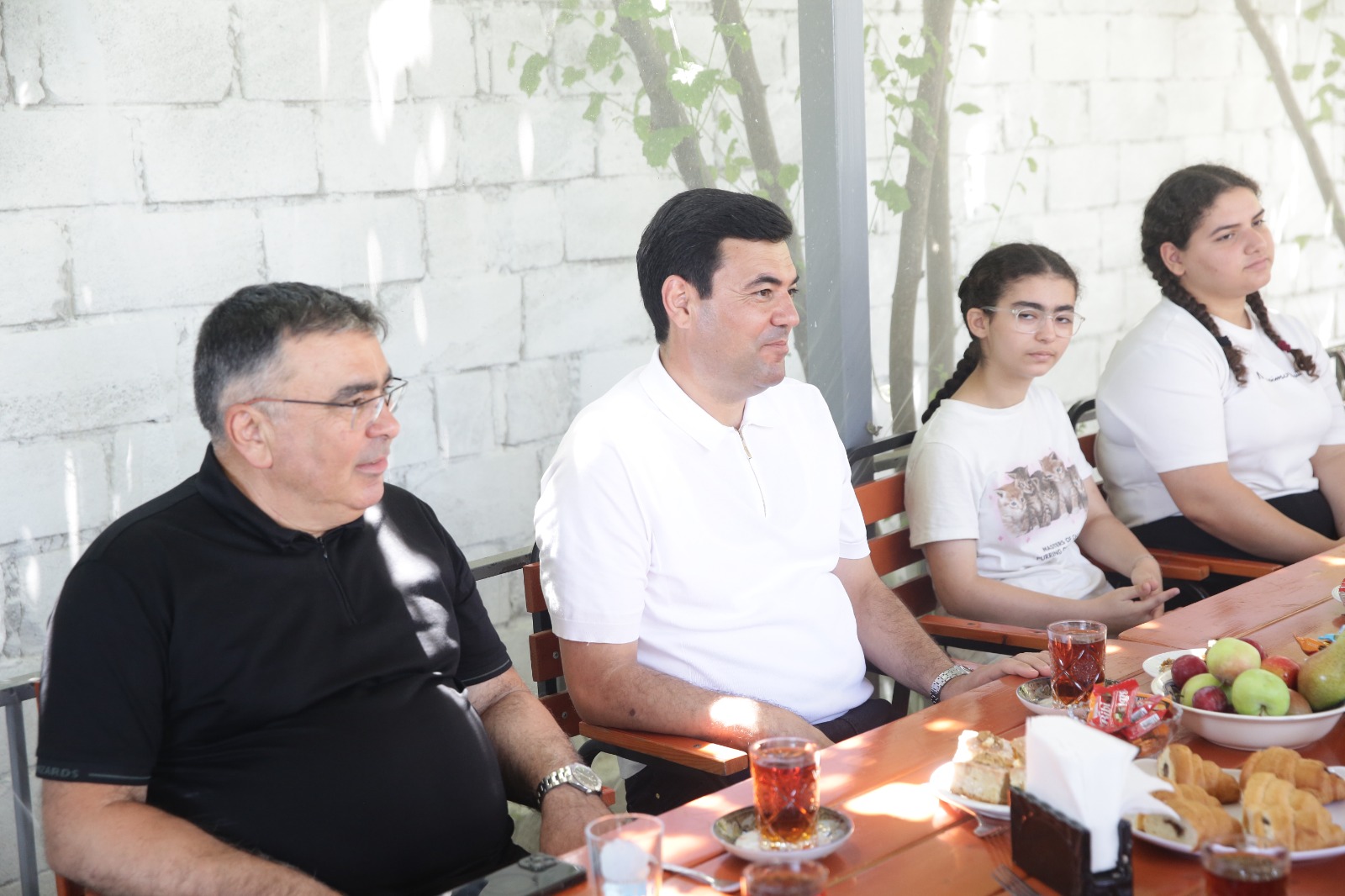 Elnur Rzayev Nabranda xüsusi qayğıya ehtiyacı olan uşaqları ziyarət edib (FOTO)