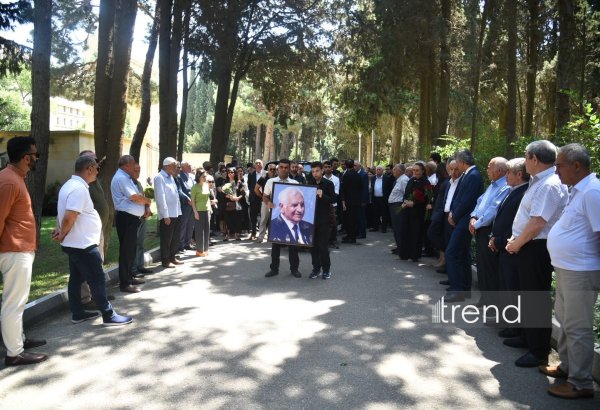 Xalq şairi Nəriman Həsənzadə I Fəxri xiyabanda dəfn olunub (FOTO)