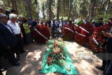 Xalq şairi Nəriman Həsənzadə I Fəxri xiyabanda dəfn olunub (FOTO)