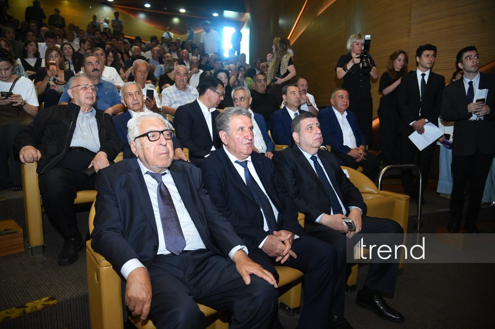 Görkəmli ədəbiyyat və mədəniyyət xadimi, Xalq şairi Nəriman Həsənzadə ilə vida mərasimi keçirilir (FOTO)