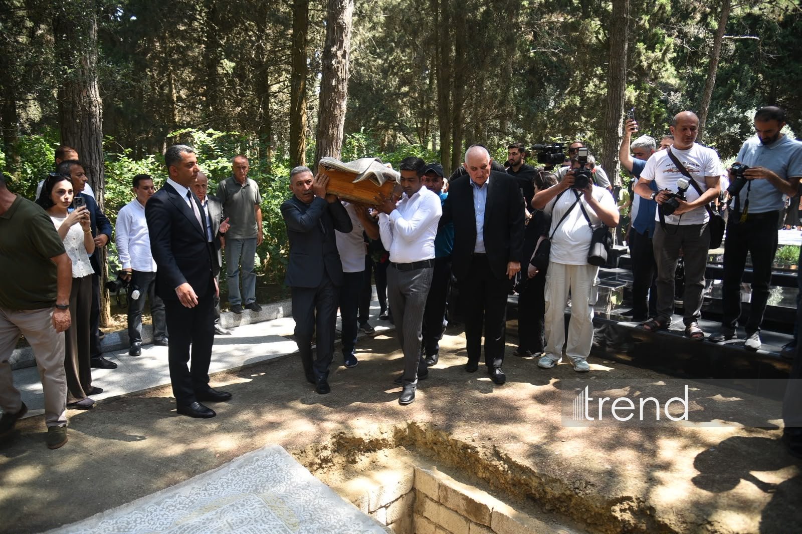 Xalq şairi Nəriman Həsənzadə I Fəxri xiyabanda dəfn olunub (FOTO)
