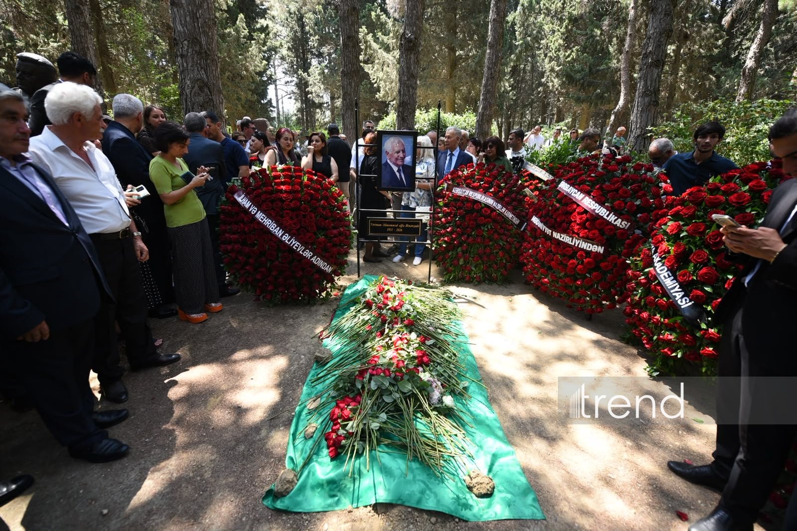 Xalq şairi Nəriman Həsənzadə I Fəxri xiyabanda dəfn olunub (FOTO)