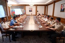 Müdafiə naziri hərbi attaşelərlə görüşüb (FOTO)