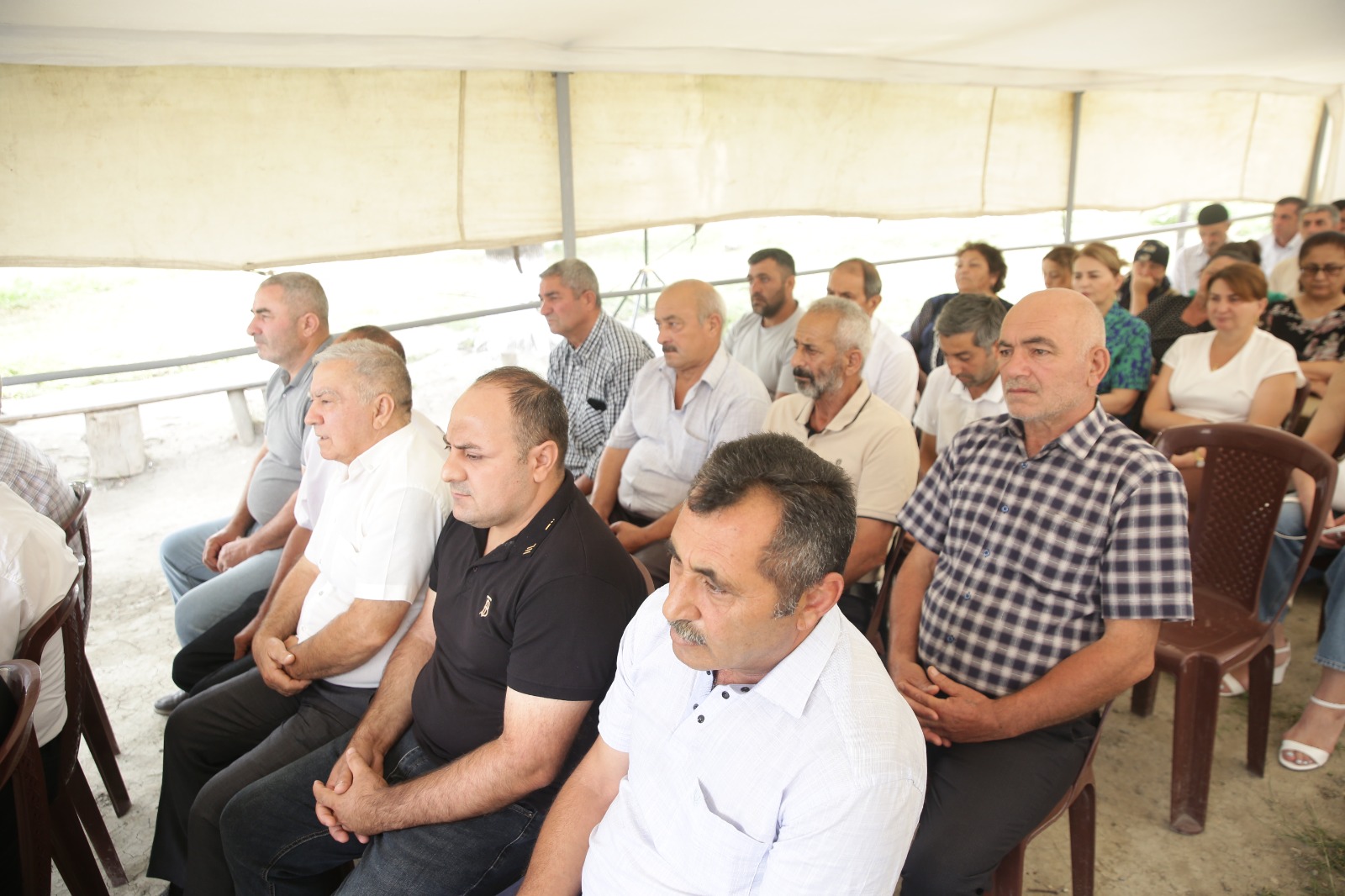 Xaçmazın Mürşüdoba kəndində sakinlərin müraciət və təklifləri dinlənilib (FOTO)