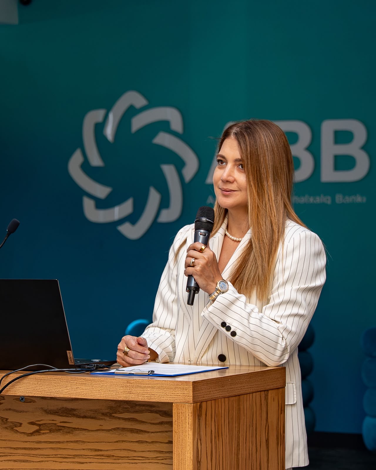 UNEC-in 20 tələbəsi ABB-nin “Data və Süni İntellekt Sertifikasiya Proqramı”nı uğurla başa vurdu (FOTO)