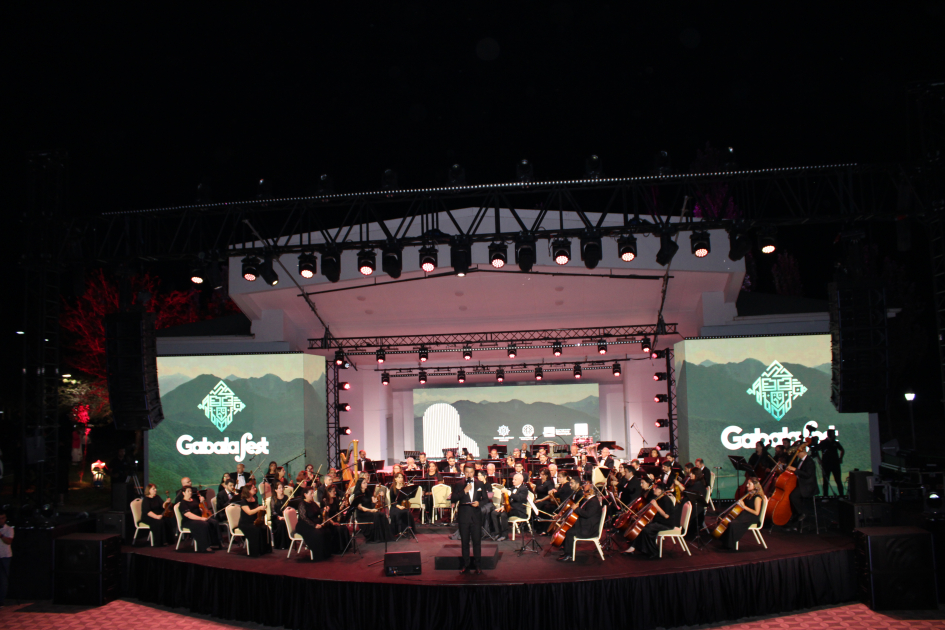 XV Qəbələ Beynəlxalq Musiqi Festivalı başa çatıb (FOTO/VİDEO)