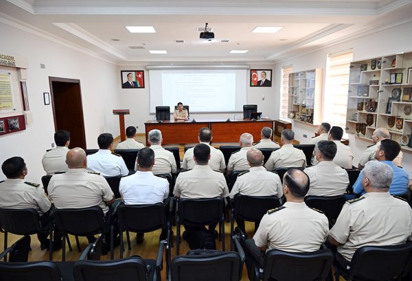 Müdafiə Nazirliyində xarici ölkələrdəki hərbi attaşe və nümayəndələrin illik iclası keçirilib (FOTO)