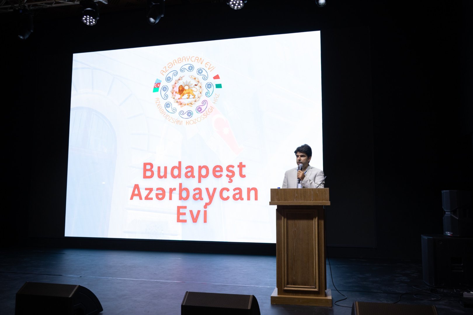 Azərbaycan gəncləri Azərbaycan Evlərinin fəaliyyəti ilə tanış olublar (FOTO)