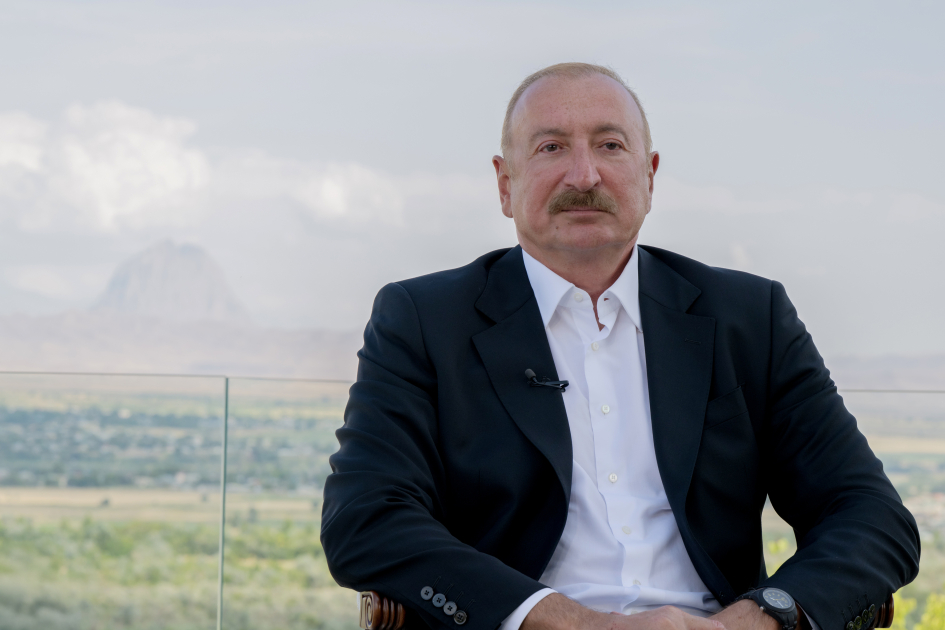 Prezident İlham Əliyev Naxçıvanda Azərbaycan Televiziyasına müsahibə verib