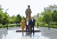 Prezident İlham Əliyev və Birinci xanım Mehriban Əliyeva Naxçıvandakı “Əcəmi seyrangahı” istirahət kompleksində memar Əcəmi Naxçıvaninin abidəsinin açılışında iştirak ediblər (FOTO)