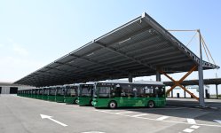 Prezident İlham Əliyev və Birinci xanım Mehriban Əliyeva Naxçıvanda elektrik mühərrikli yeni avtobuslara baxıb, dəmir yolu infrastrukturunda aparılan yenidənqurma işləri ilə tanış olublar (FOTO/VİDEO)