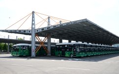 Prezident İlham Əliyev və Birinci xanım Mehriban Əliyeva Naxçıvanda elektrik mühərrikli yeni avtobuslara baxıb, dəmir yolu infrastrukturunda aparılan yenidənqurma işləri ilə tanış olublar (FOTO/VİDEO)