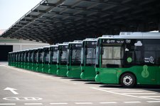 Prezident İlham Əliyev və Birinci xanım Mehriban Əliyeva Naxçıvanda elektrik mühərrikli yeni avtobuslara baxıb, dəmir yolu infrastrukturunda aparılan yenidənqurma işləri ilə tanış olublar (FOTO/VİDEO)