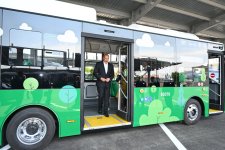 Prezident İlham Əliyev və Birinci xanım Mehriban Əliyeva Naxçıvanda elektrik mühərrikli yeni avtobuslara baxıb, dəmir yolu infrastrukturunda aparılan yenidənqurma işləri ilə tanış olublar (FOTO/VİDEO)