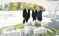 Prezident İlham Əliyev Naxçıvan şəhərində sosial evlər kompleksinin təməlini qoyub (FOTO)