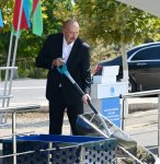 Prezident İlham Əliyev Naxçıvan şəhərində sosial evlər kompleksinin təməlini qoyub (FOTO)