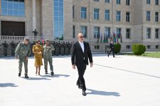 Prezident İlham Əliyev və Birinci xanım Mehriban Əliyeva Əlahiddə Ümumqoşun Orduda yeni yaradılan komando hərbi hissələrinə Döyüş bayraqlarının verilməsi mərasimində iştirak ediblər (FOTO)