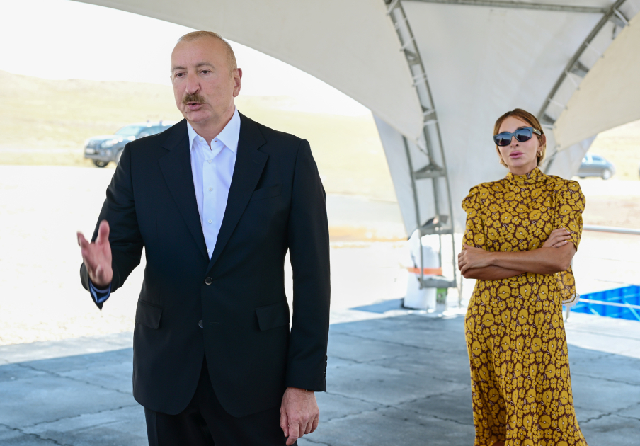 Prezident İlham Əliyev və Birinci xanım Mehriban Əliyeva Naxçıvan Sənaye Parkının təməlqoyma mərasimində iştirak ediblər (FOTO/VİDEO)