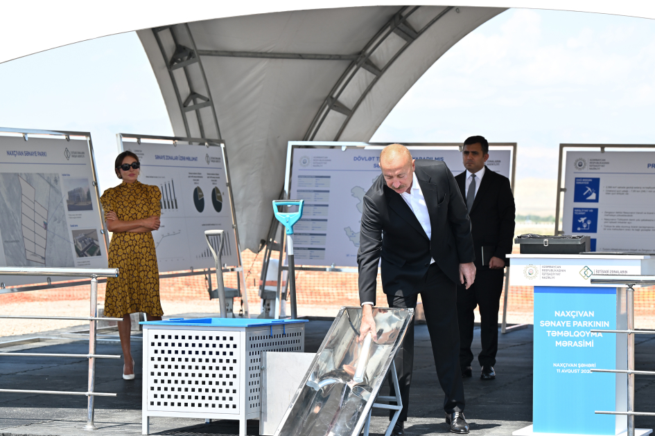 Prezident İlham Əliyev və Birinci xanım Mehriban Əliyeva Naxçıvan Sənaye Parkının təməlqoyma mərasimində iştirak ediblər (FOTO/VİDEO)