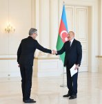 Prezident İlham Əliyev Almaniyanın Azərbaycanda yeni təyin olunmuş səfirinin etimadnaməsini qəbul edib (FOTO)