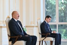 Prezident İlham Əliyev Almaniyanın Azərbaycanda yeni təyin olunmuş səfirinin etimadnaməsini qəbul edib (FOTO)