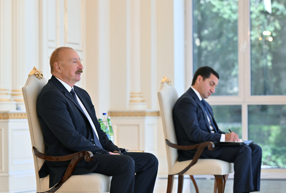 Prezident İlham Əliyev Almaniyanın Azərbaycanda yeni təyin olunmuş səfirinin etimadnaməsini qəbul edib (FOTO)