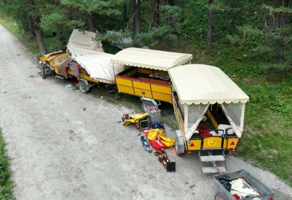 İsveçrədə fayton qəzası 1 nəfərin həyatına son qoyub, 12 nəfər yaralanıb