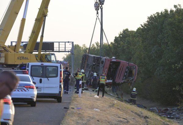 Macarıstanda avtobus qəzasında 12 nəfər ölüb, 10 nəfər yaralanıb (YENİLƏNİB)