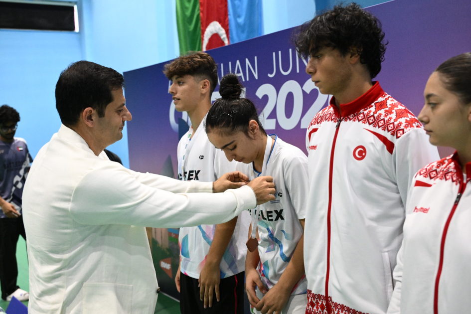 Azərbaycan badmintonçuları Bakıda keçirilən beynəlxalq turniri 4 medalla başa vurublar (FOTO)