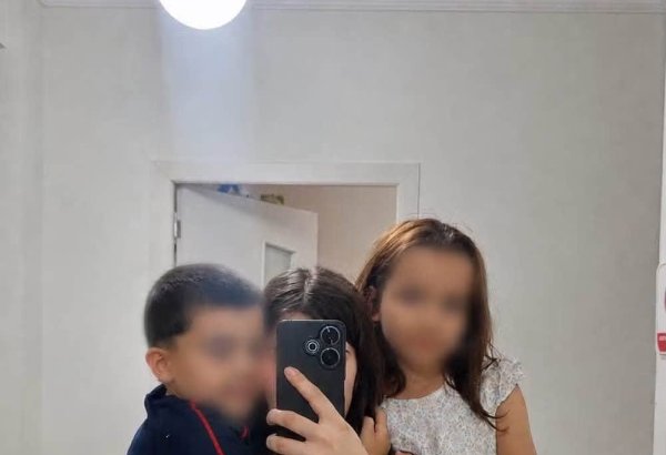 Övladlarından ayrı qalan ana iki azyaşlı uşağına qovuşub - Dövlət Komitəsi