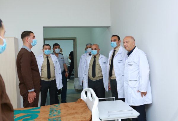 Hərbi Prokurorluğun rəhbər vəzifəli şəxsləri DSX-nin hospitalını və hərbi hissələrini ziyarət ediblər (FOTO)